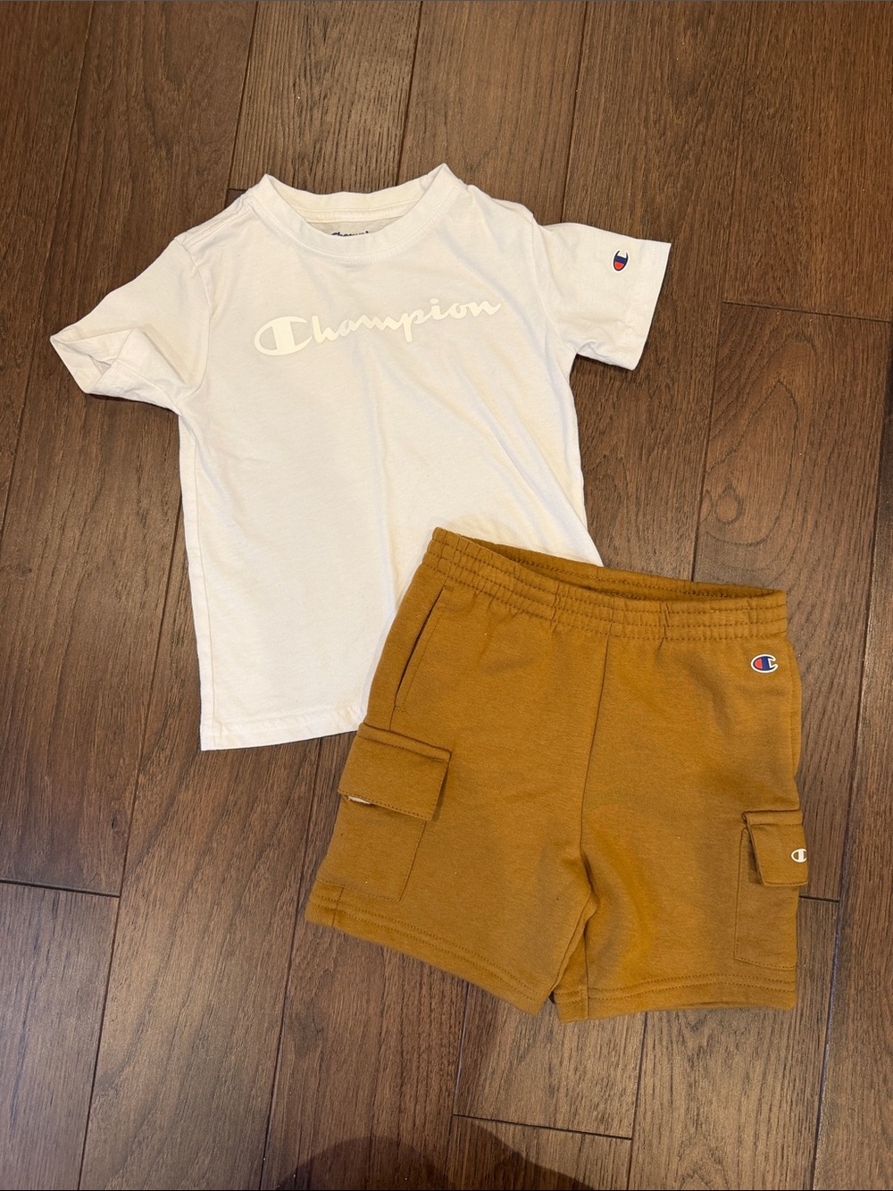 Champion Graphic Tee & Cargo Shorts Set 4T - C39-110